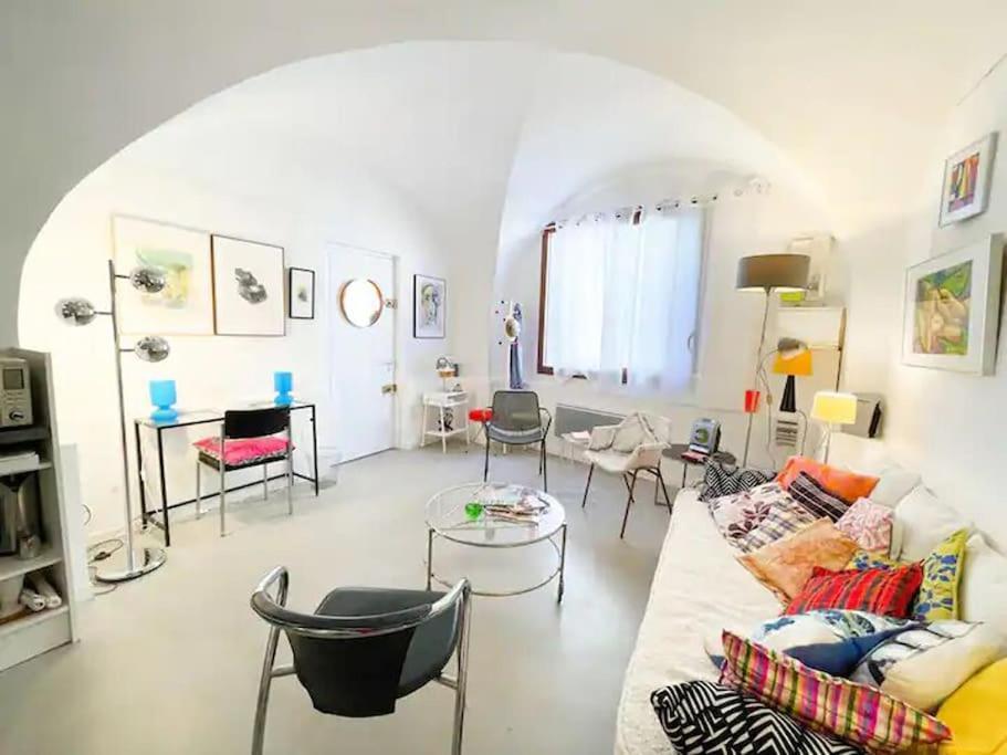 Le Studio Du Marquis Marsanne Экстерьер фото